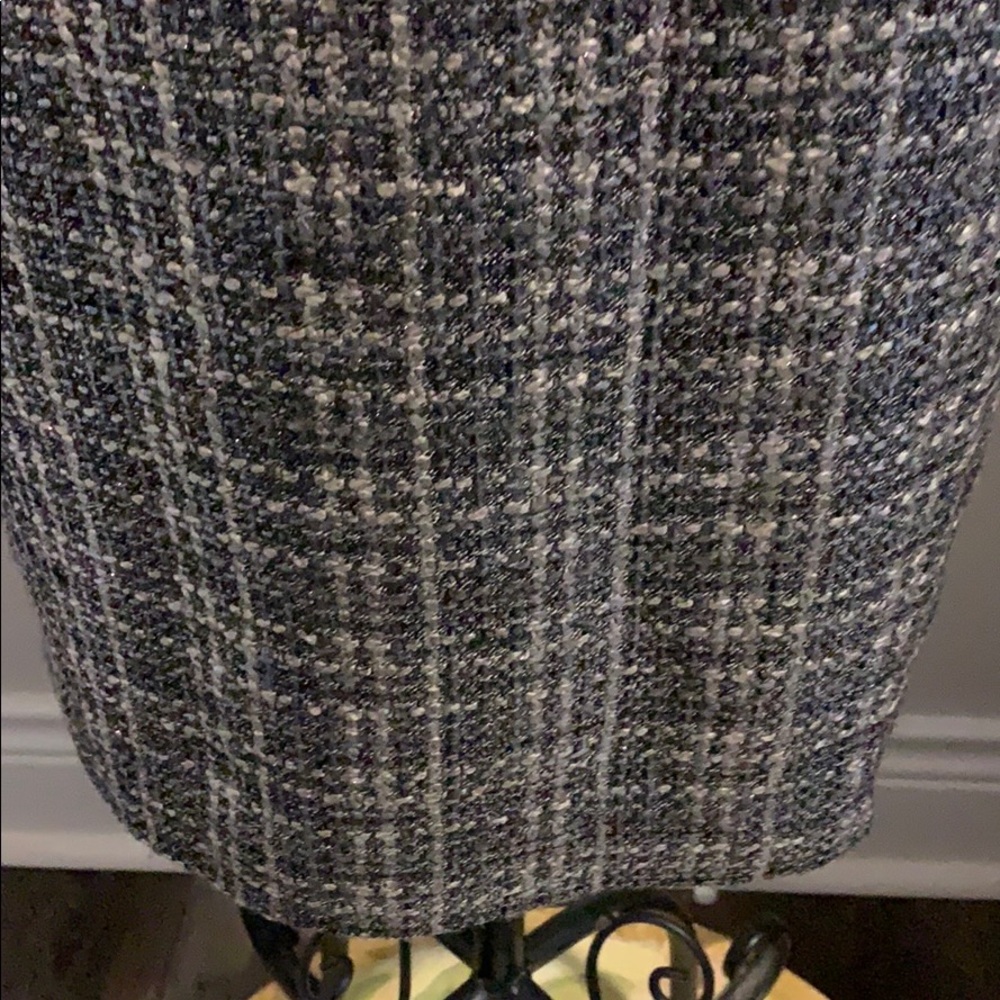 skirt - Picture 3 of 7
